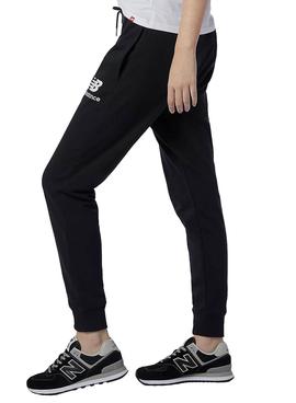 Pantalones New Balance Stack Logo Negro Hombre