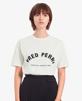 Camiseta Fred Perry Letras Blanco Crudo Para Mujer