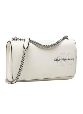 Bolso Calvin Klein Sculpted Flap Beige para Mujer