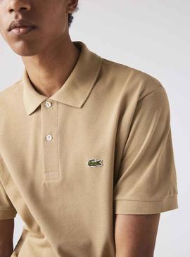 Polo Lacoste Classic Fit Tostado para Hombre