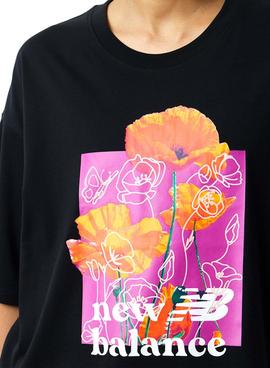 Camiseta New Balance Essentials Super Bloom Negro