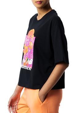 Camiseta New Balance Essentials Super Bloom Negro
