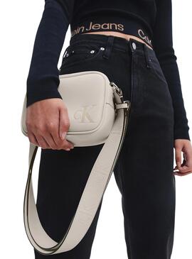 Bolso Calvin Klein Jeans Sculpted Beige Para Mujer