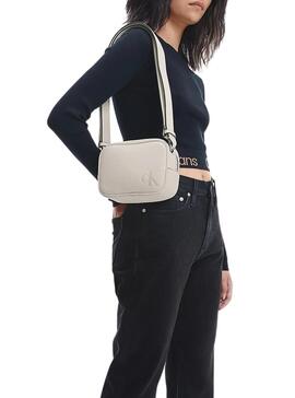 Bolso Calvin Klein Jeans Sculpted Beige Para Mujer