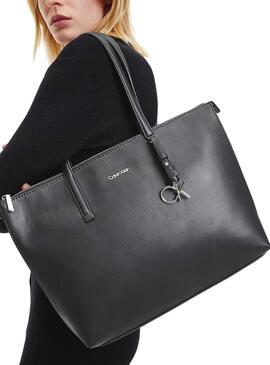 Bolso Calvin Klein CK Must Shopper Negro Mujer