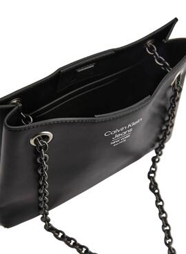 Bolso Calvin Klein Sculpted Shoulder Negro Mujer