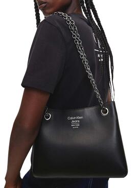 Bolso Calvin Klein Sculpted Shoulder Negro Mujer