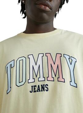 Camiseta Tommy Jeans College Pop Amarillo Hombre