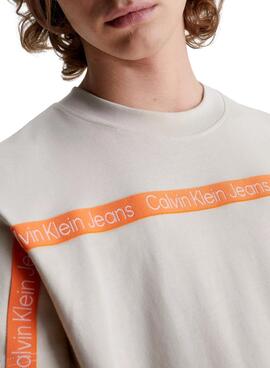 Camiseta Calvin Klein Logo Tape Beige para Hombre