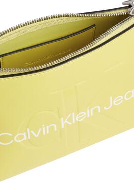 Bolso Calvin Klein Sculpted Camera Amarillo Mujer