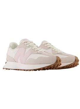 Zapatillas New Balance beige para mujer.