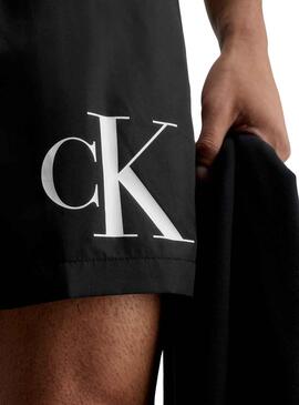 Pack Bañador y Toalla Calvin Klein Negro Hombre