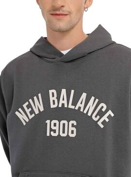 Sudadera New Balance Essential Varsity Gris Hombre