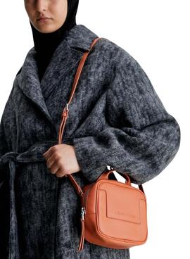 Bolso Calvin Klein Camera Camel Para Mujer