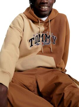 Sudadera Tommy Jeans Relaxed Varsity Beige Hombre