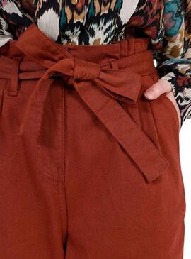 Pantalón Naf Naf Cinturón Granate para Mujer