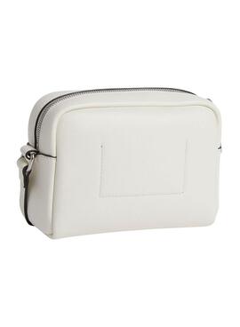 Bolso Calvin Klein Jeans Sculpted Camera beige para mujer