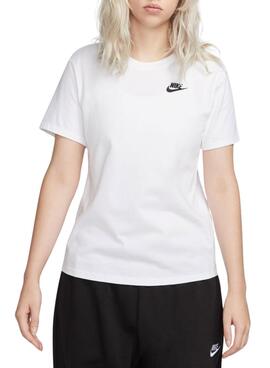 Camiseta Nike Club Essential blanco para mujer