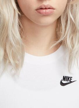 Camiseta Nike Club Essential blanco para mujer