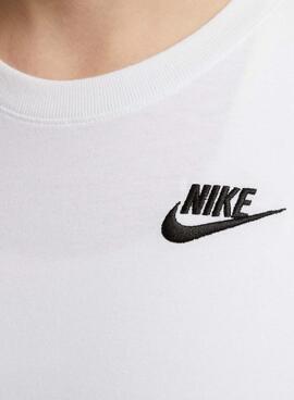 Camiseta Nike Club Essential blanco para mujer
