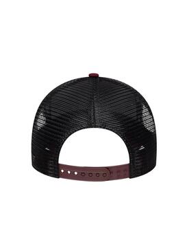 Gorra New Era Patch 9Forty Trucker granate para hombre