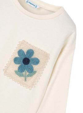 Camiseta Mayoral bolsillo crochet niña beige