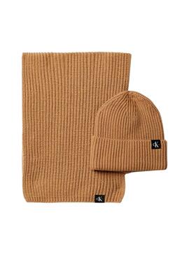 Set gorro y bufanda Calvin Klein camel para niños