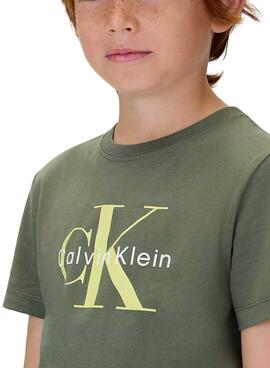 Camiseta Calvin Klein Monogram verde para niño