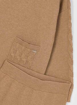 Conjunto Mayoral pantalón y jersey camel para niña