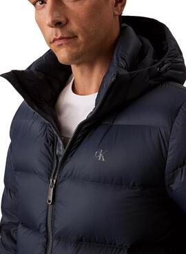 Chaqueta de plumas Calvin Klein con capucha marino para hombre