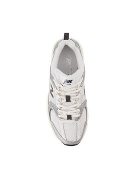 Zapatillas New Balance 530 plata y negro para mujer