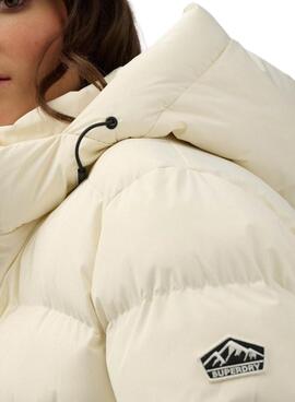 Cazadora acolchada Superdry Hooded Sports Puffer beige para mujer