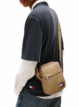 Bolso Tomy Jeans Essential Daily camel para hombre