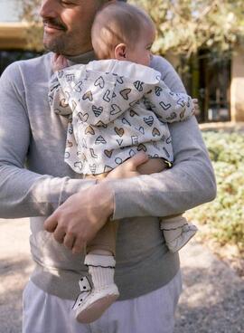 Conjunto de tres piezas Mayoral corazones tostado para bebé