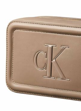 Bolso Calvin Klein Jeans Bold Camera beige para mujer