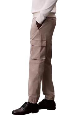 Pantalones cargo Calvin Klein Jeans Elastic Twill vintage caqui para hombre
