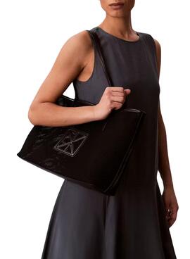 Bolso Calvin Klein Jeans Emblem mesh negro para mujer