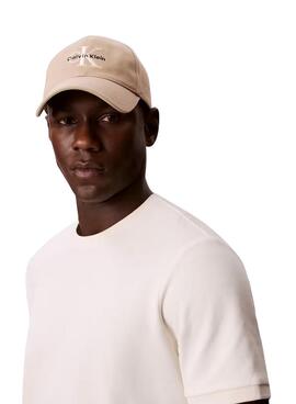 Gorra Calvin Klein Jeans Monologo bordado beige para hombre