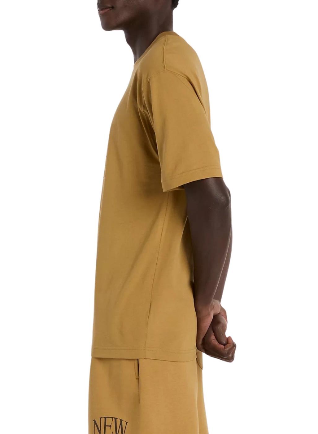 Camiseta New Balance Logo mostaza para hombre
