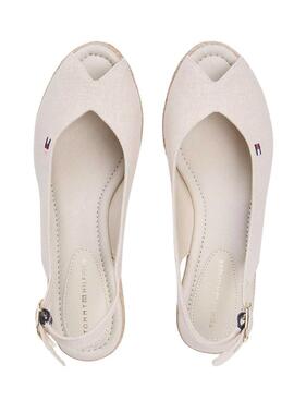 Alpargatas Tommy Hilfiger destalonadas beige con cuña media para mujer