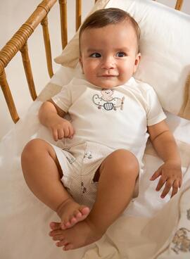 Conjunto Mayoral camiseta con osito y bermuda de rayas beige para bebé