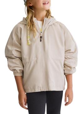 Chaqueta Mayoral cortavientos beige para niña