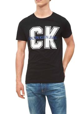 Camiseta Calvin Klein Varsity CK Negro Para Hombre