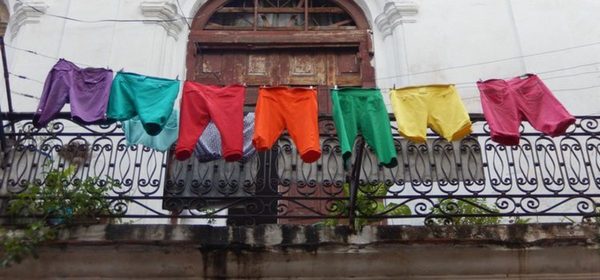 Cómo vestir pantalones cortos en verano