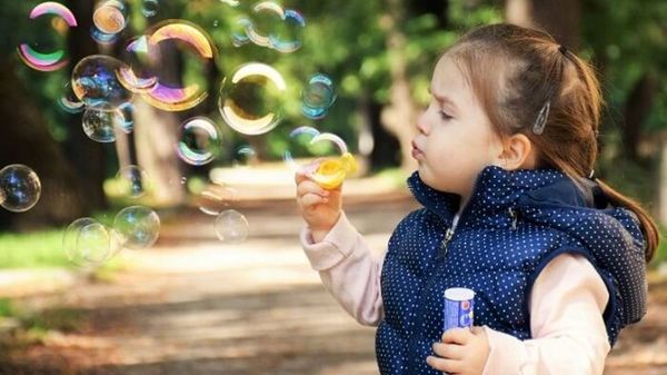 Niña de 10 años diseña ropa para chicas de su edad